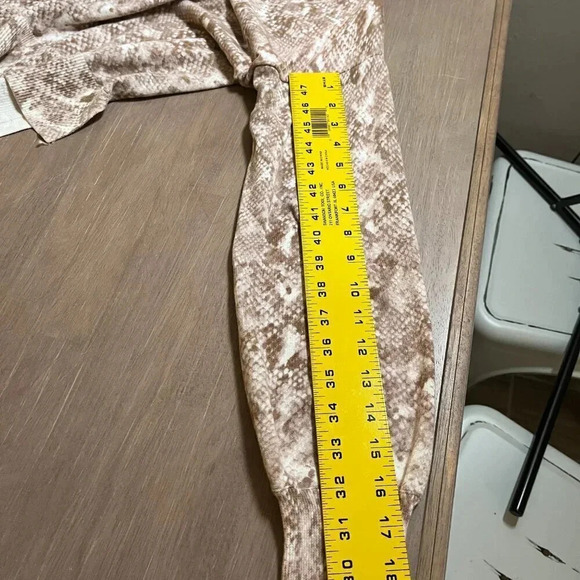 Women’s Ann Taylor Button Down Top Size Medium - Picture 7 of 7